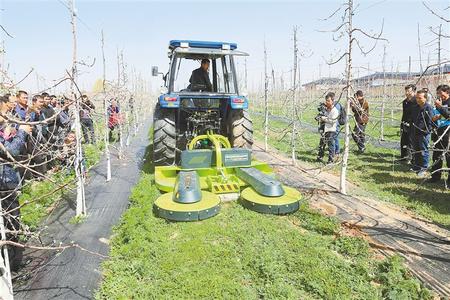 一机在手种地不愁 庆阳农民的“新农具”与“新生活”