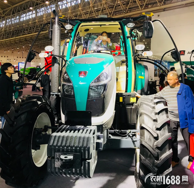 你问我答，雷沃阿波斯官方回应农机服务热点问题